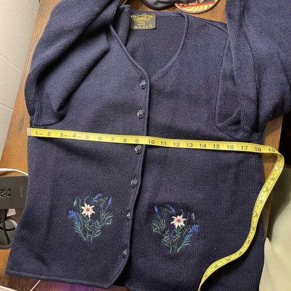 VINTAGE Vitabella 100% Wool Sweater with Floral Embroidery - Picture 12 of 12